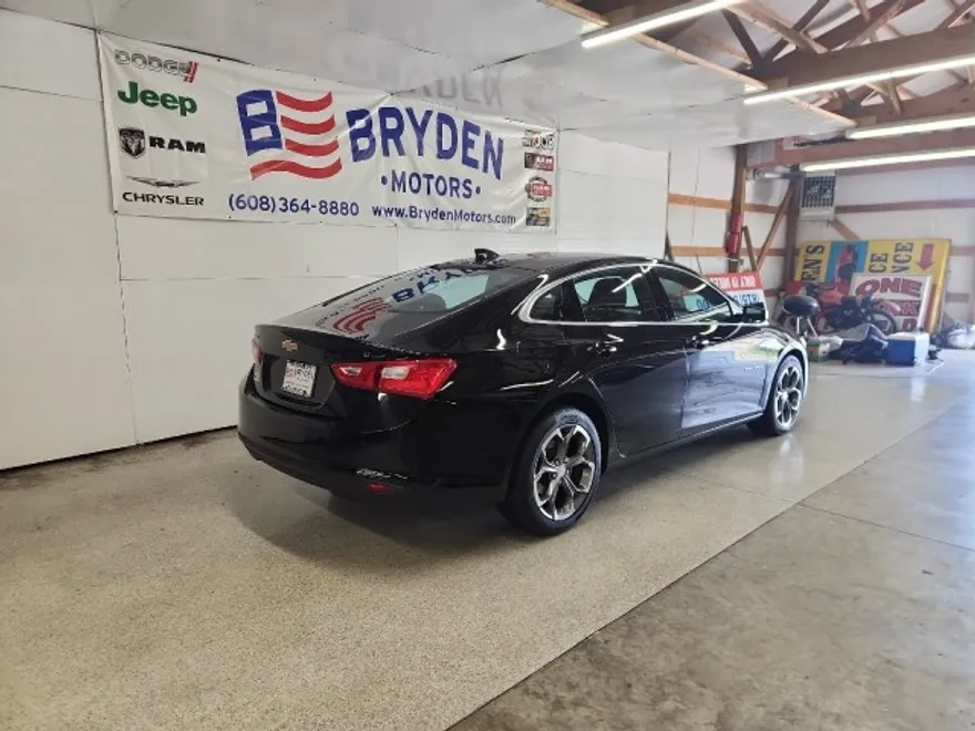 2024 Chevrolet Malibu 1LT photo 1