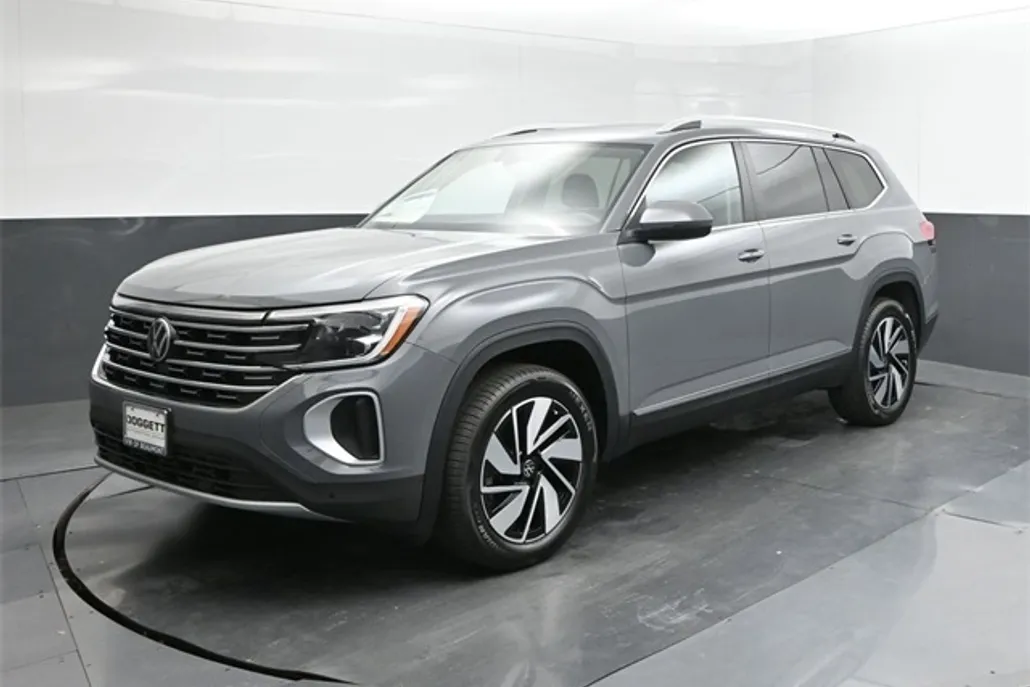 2025 Volkswagen Atlas SEL photo 1