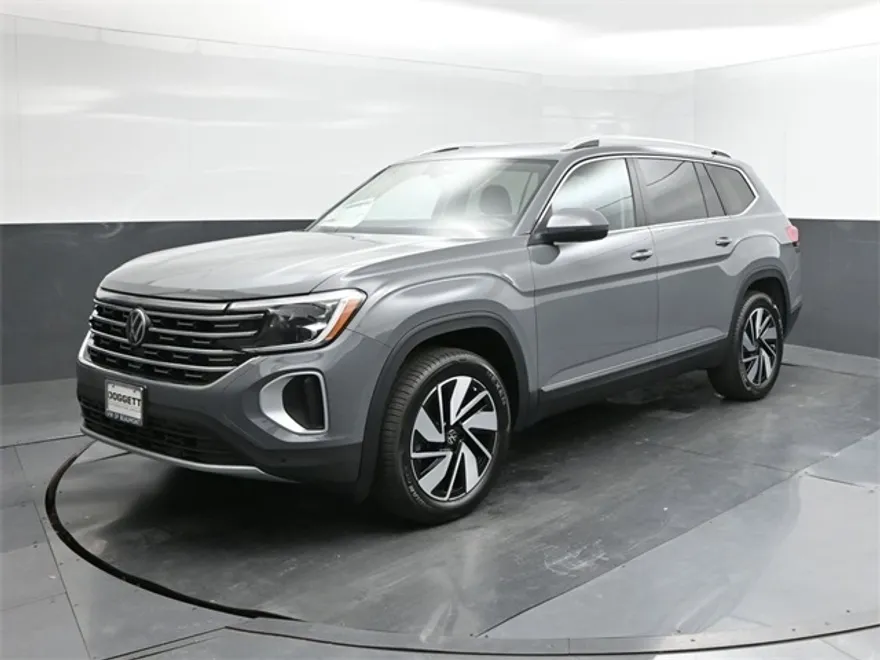 2025 Volkswagen Atlas SEL photo 1