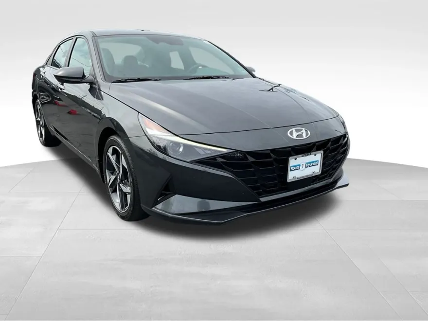 2023 Hyundai Elantra SEL Convenience photo 1