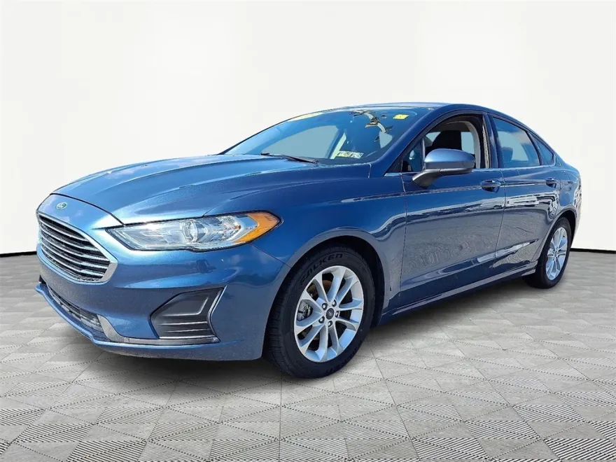 2019 Ford Fusion SE photo 1