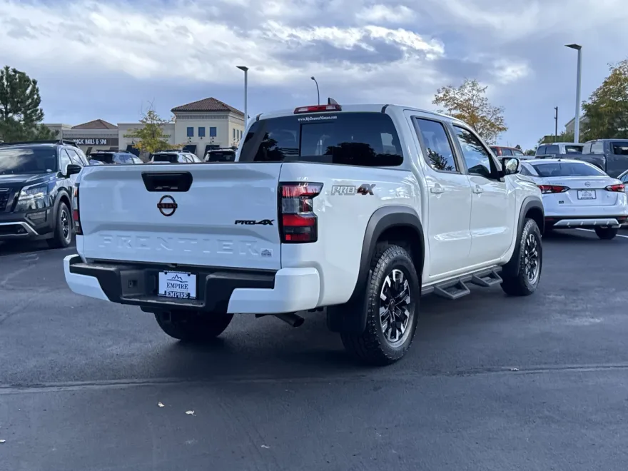 2023 Nissan Frontier PRO-4X photo 1