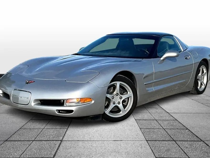 2004 Chevrolet Corvette Base photo 1
