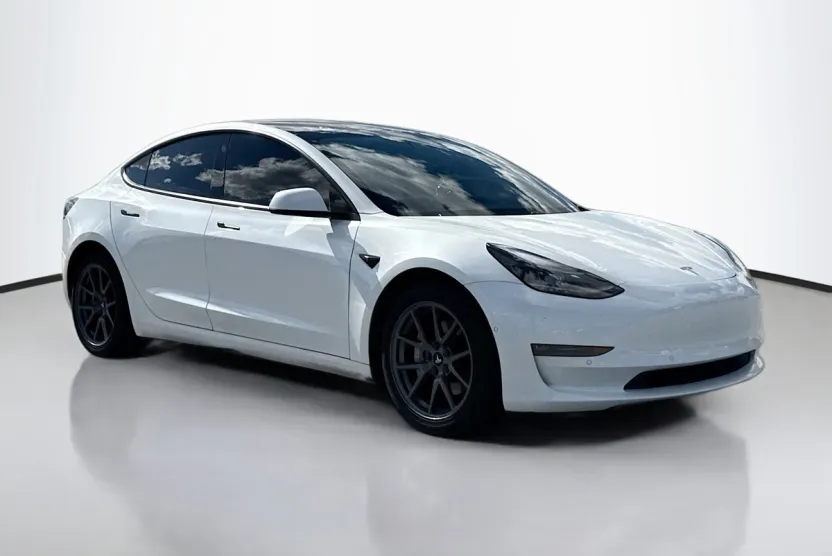 2021 Tesla Model 3 Long Range photo 1