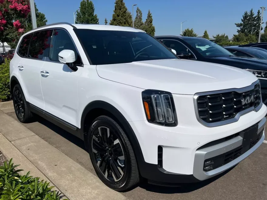2024 Kia Telluride SX photo 1