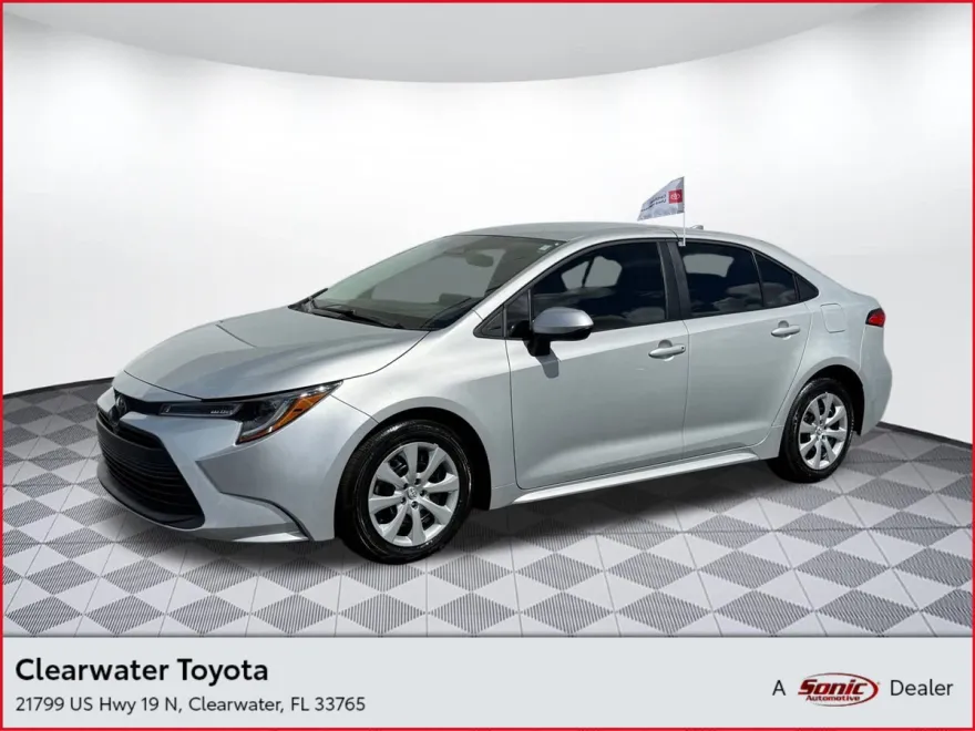 2024 Toyota Corolla LE photo 1