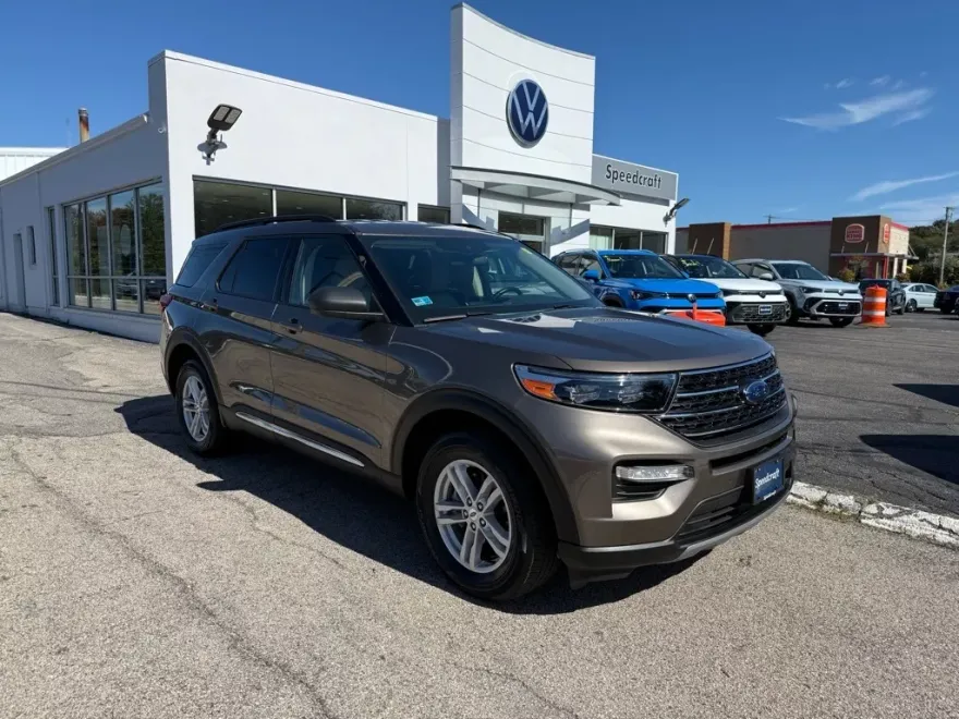 2021 Ford Explorer XLT photo 1