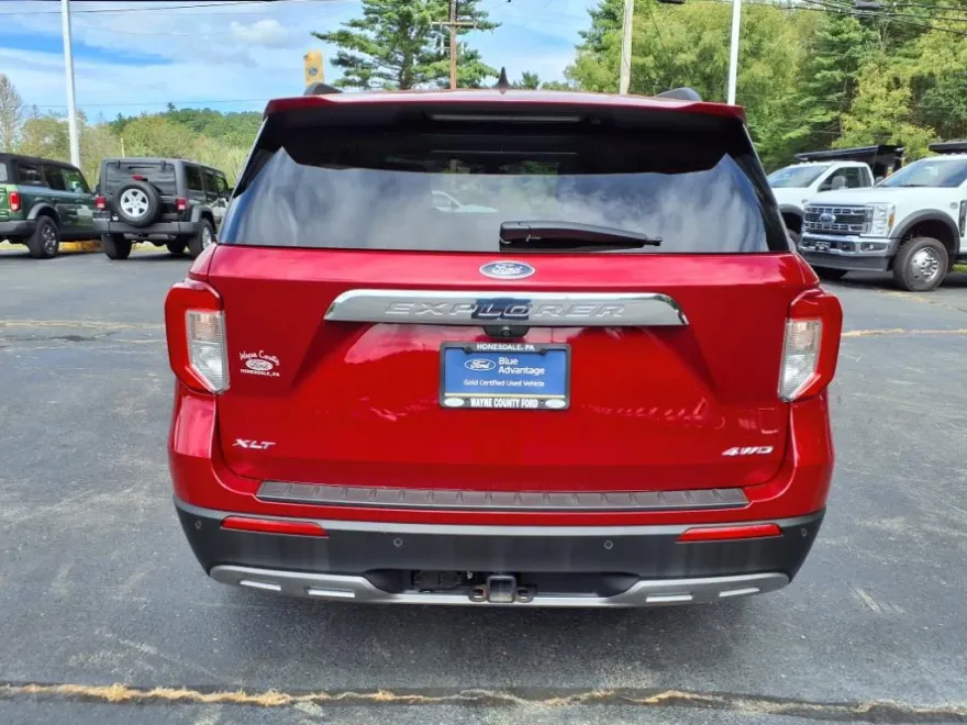 2022 Ford Explorer XLT photo 1