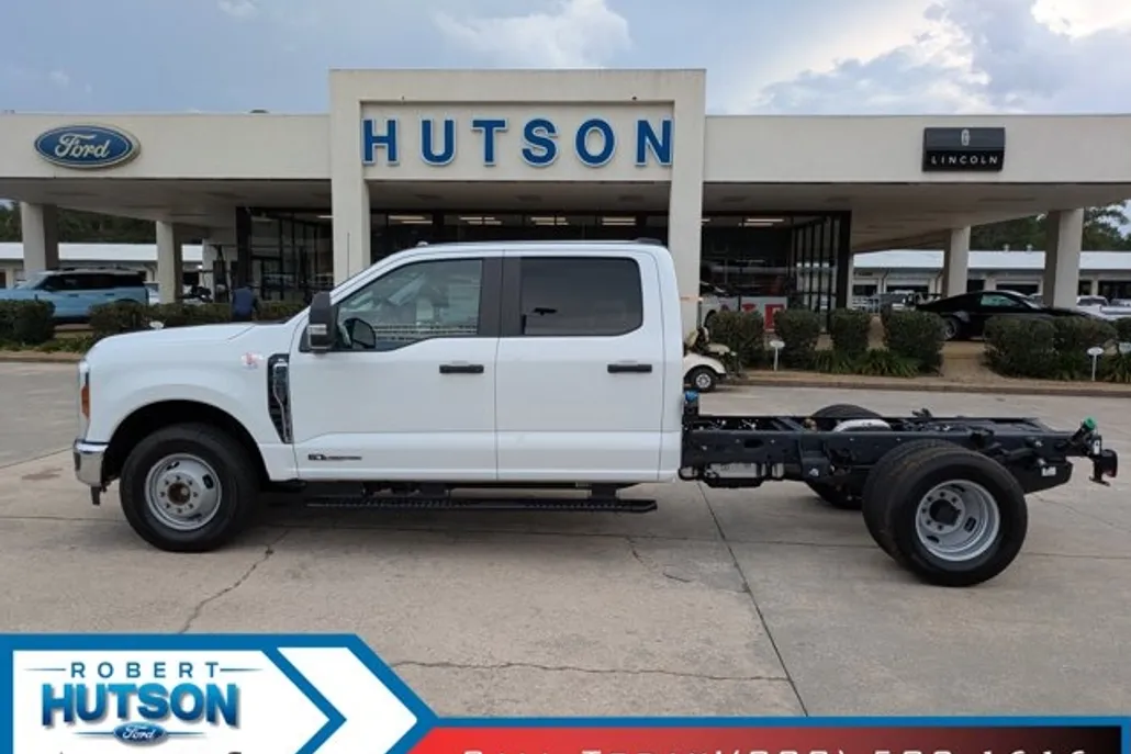 2025 Ford F-350 photo 1