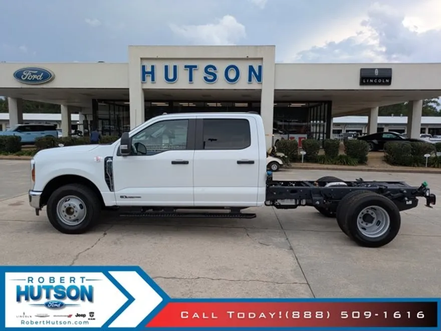 2025 Ford F-350 photo 1