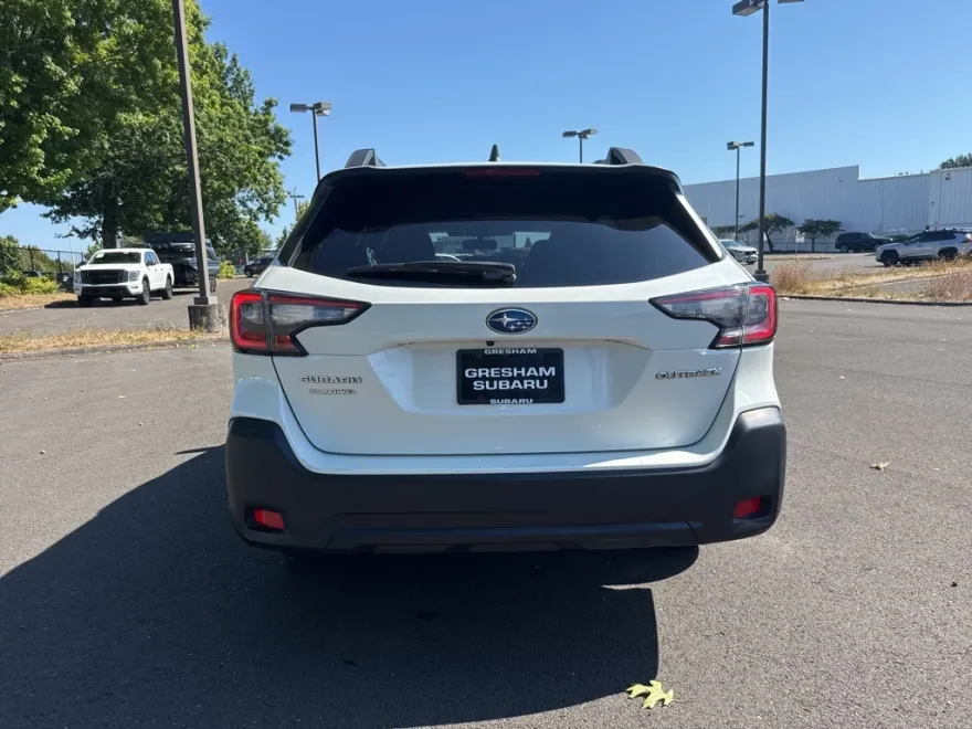 2024 Subaru Outback Premium photo 1