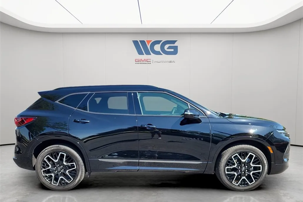 2023 Chevrolet Blazer RS photo 1