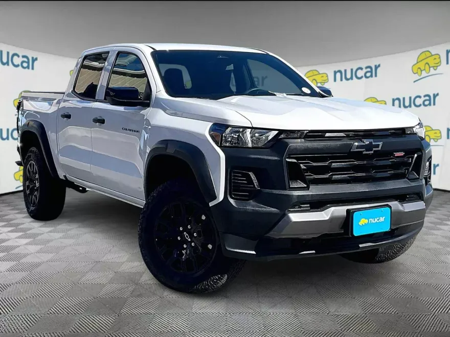 2024 Chevrolet Colorado Trail Boss photo 1