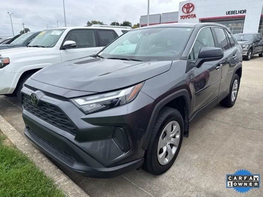 2023 Toyota RAV4 LE photo 1