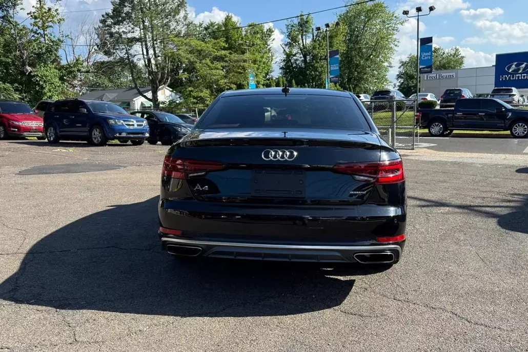 2019 Audi A4 2.0T Quattro Premium Plus photo 1