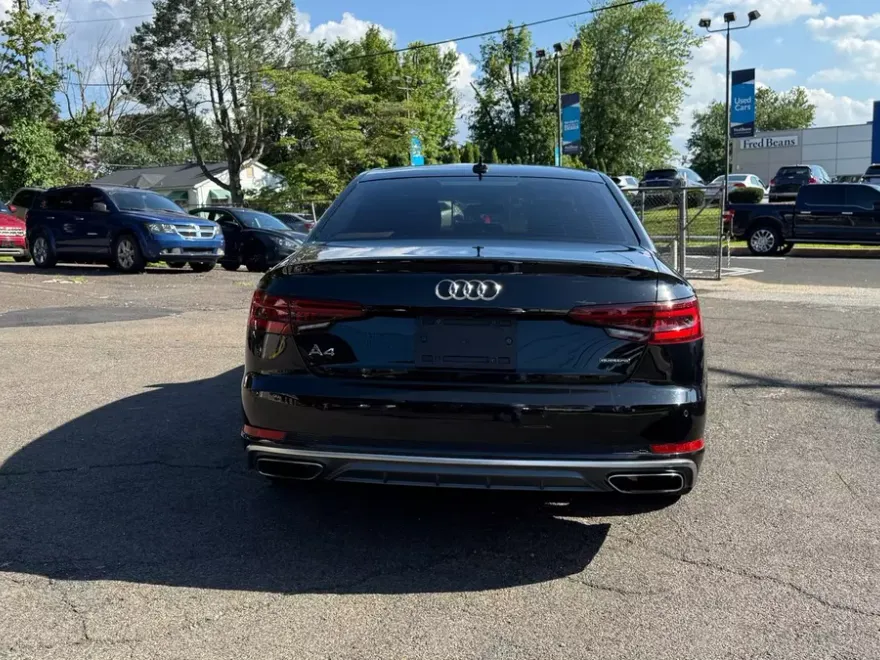 2019 Audi A4 2.0T Quattro Premium Plus photo 1