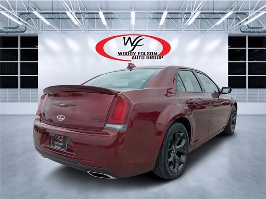 2022 Chrysler 300 S photo 1