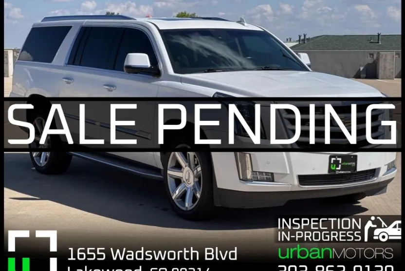 2016 Cadillac Escalade ESV Luxury photo 1