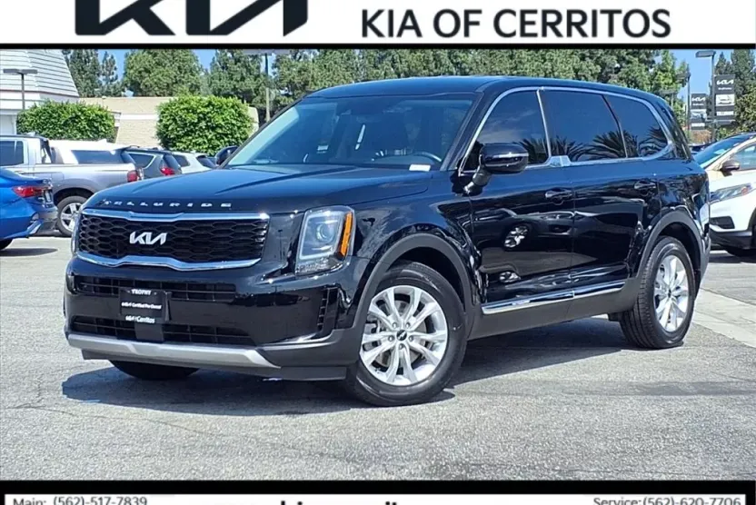 2022 Kia Telluride LX photo 1