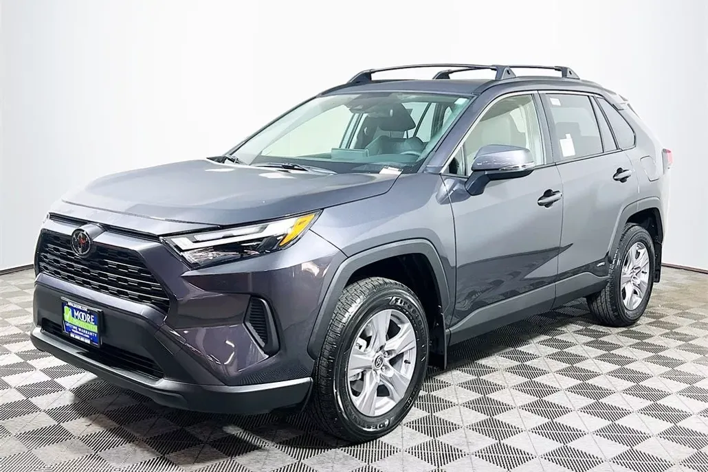 2025 Toyota RAV4 Hybrid XLE photo 1