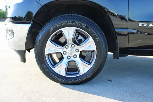 2024 Ram 1500 Laramie photo 2