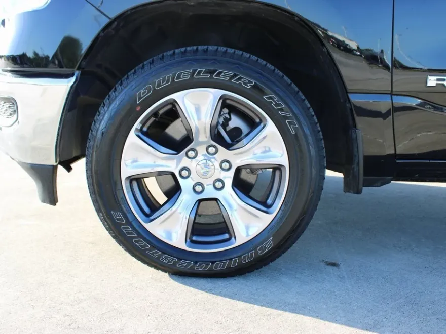 2024 Ram 1500 Laramie photo 2