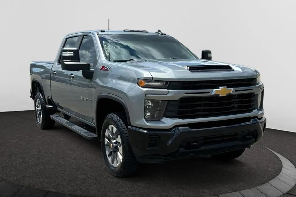 2024 Chevrolet Silverado 2500HD Custom photo 1