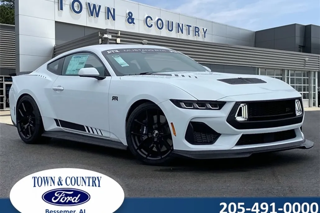 2025 Ford Mustang GT photo 1