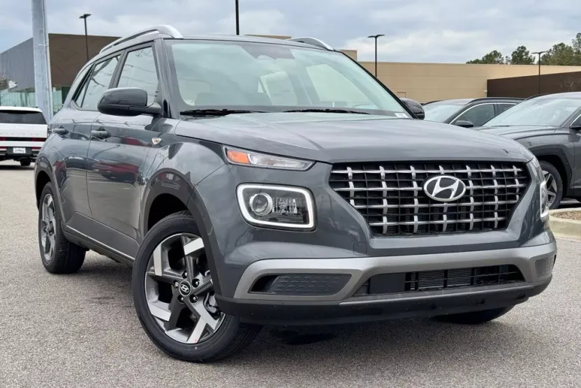 2025 Hyundai Venue Limited photo 1