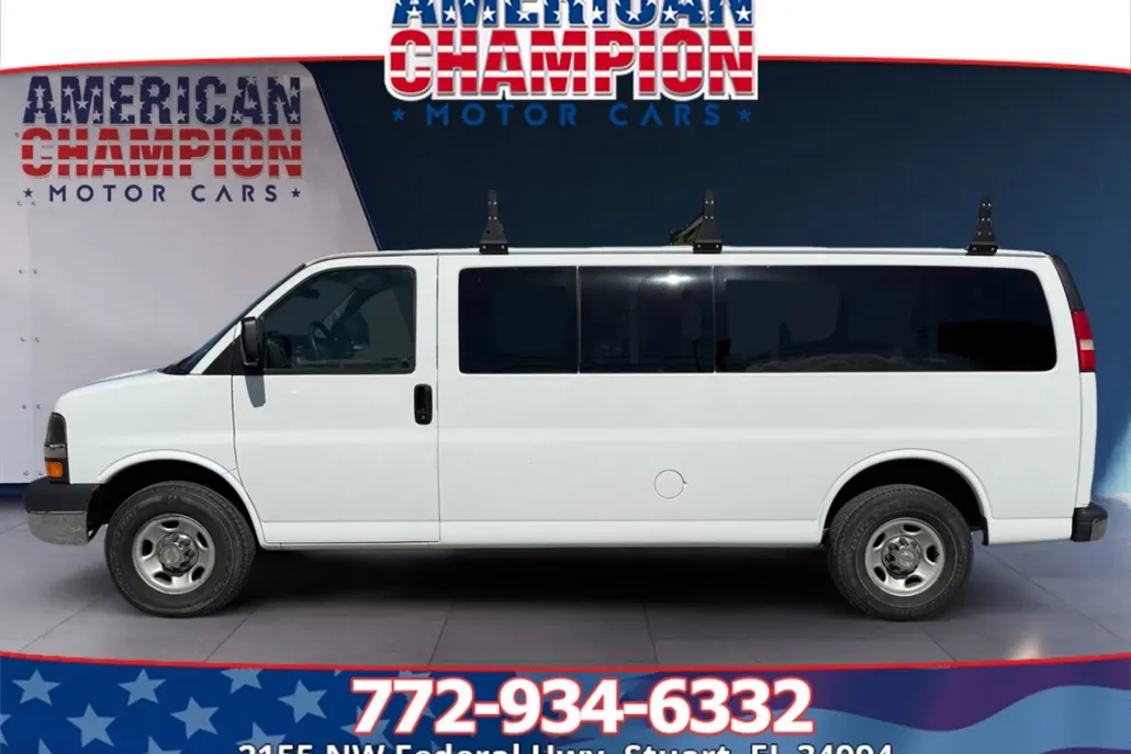 2005 Chevrolet Express 3500 LS photo 1