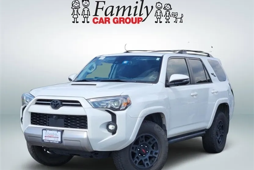 2023 Toyota 4Runner TRD Off-Road Premium photo 1
