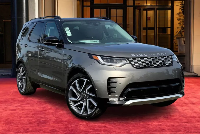 2025 Land Rover Discovery Metropolitan Edition photo 1
