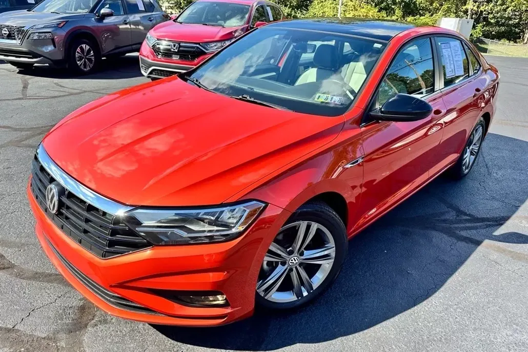 2021 Volkswagen Jetta SE R-Line photo 1
