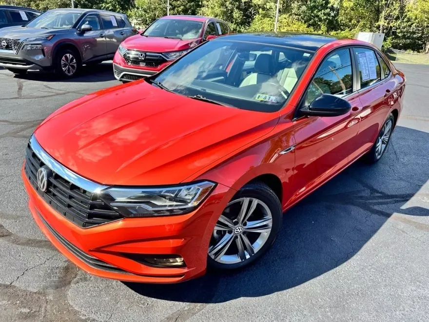 2021 Volkswagen Jetta SE R-Line photo 1