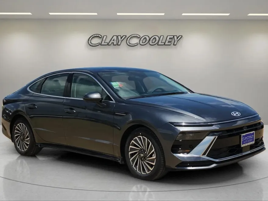 2025 Hyundai Sonata Hybrid Limited photo 1