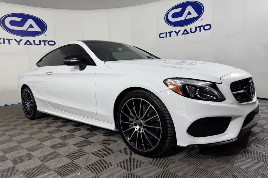 2017 Mercedes Benz C 300 photo 1