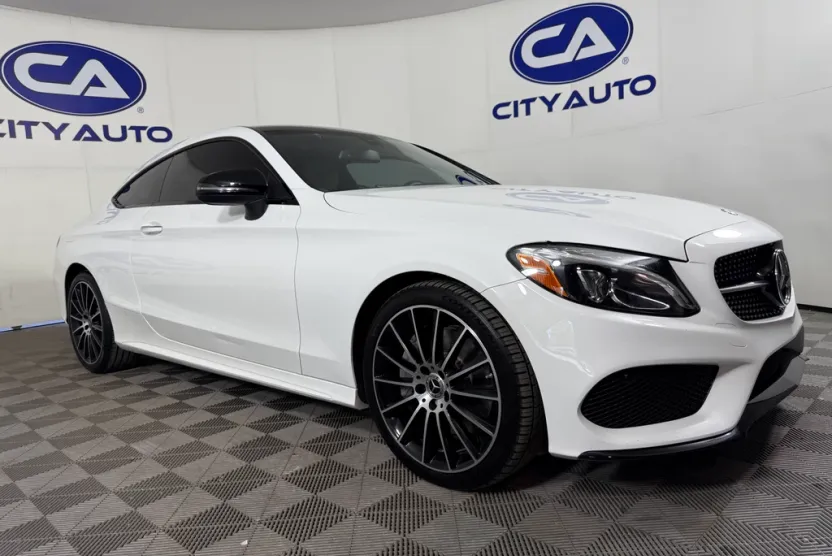 2017 Mercedes Benz C 300 photo 1