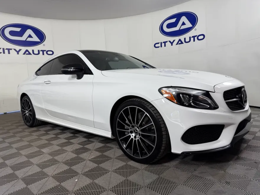 2017 Mercedes Benz C 300 photo 1