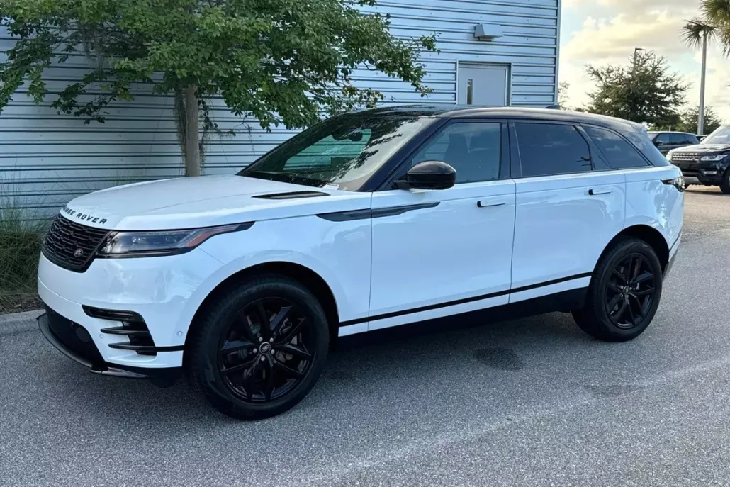 2026 Land Rover Range Rover Velar P250 Dynamic SE photo 1
