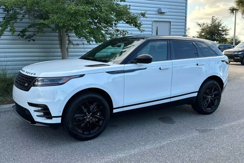 2026 Land Rover Range Rover Velar P250 Dynamic SE photo 1