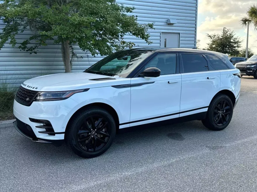 2026 Land Rover Range Rover Velar P250 Dynamic SE photo 1