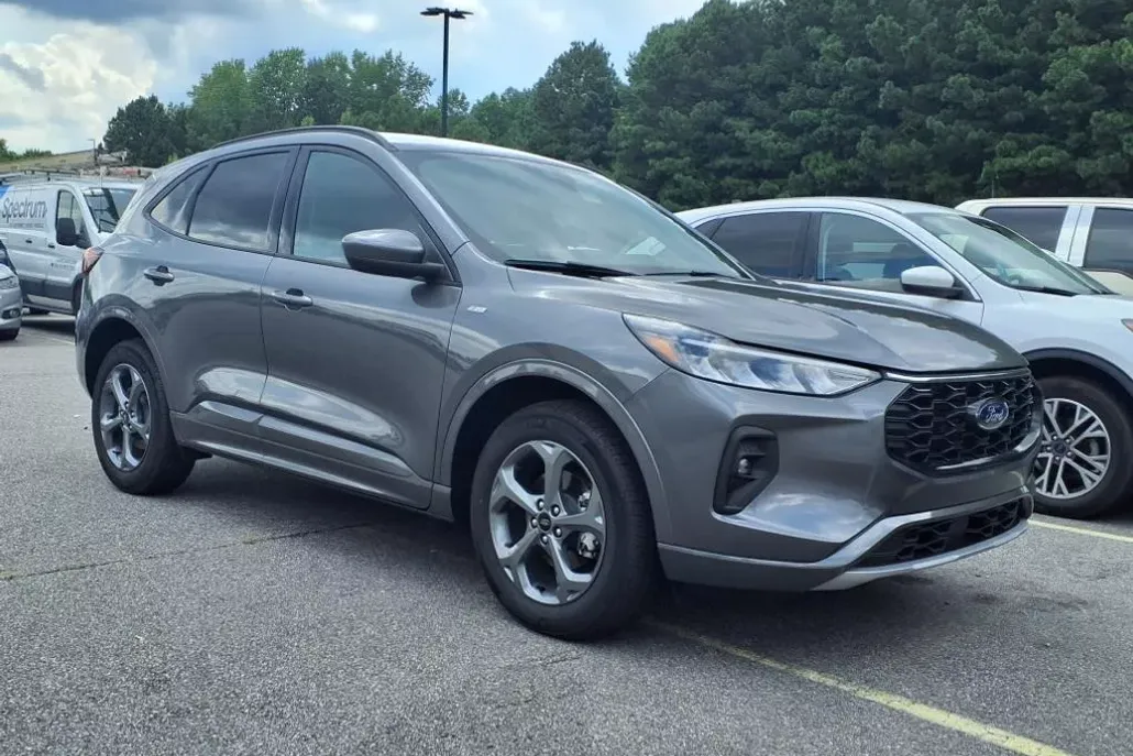 2023 Ford Escape ST-Line Select photo 1