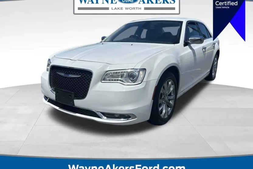 2019 Chrysler 300 Limited photo 1