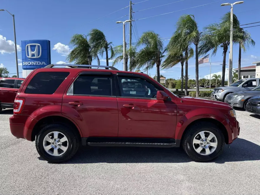 2011 Ford Escape Limited photo 1