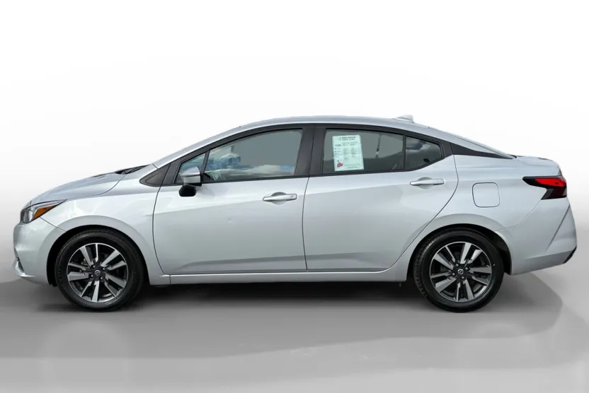 2021 Nissan Versa 1.6 SV photo 1
