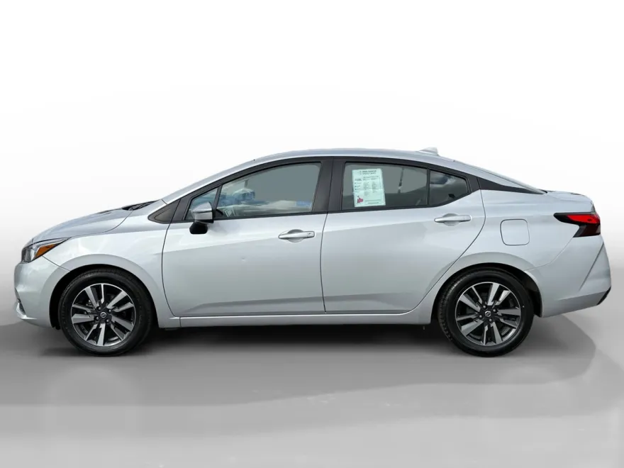 2021 Nissan Versa 1.6 SV photo 1