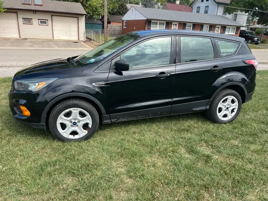 2018 Ford Escape S photo 1