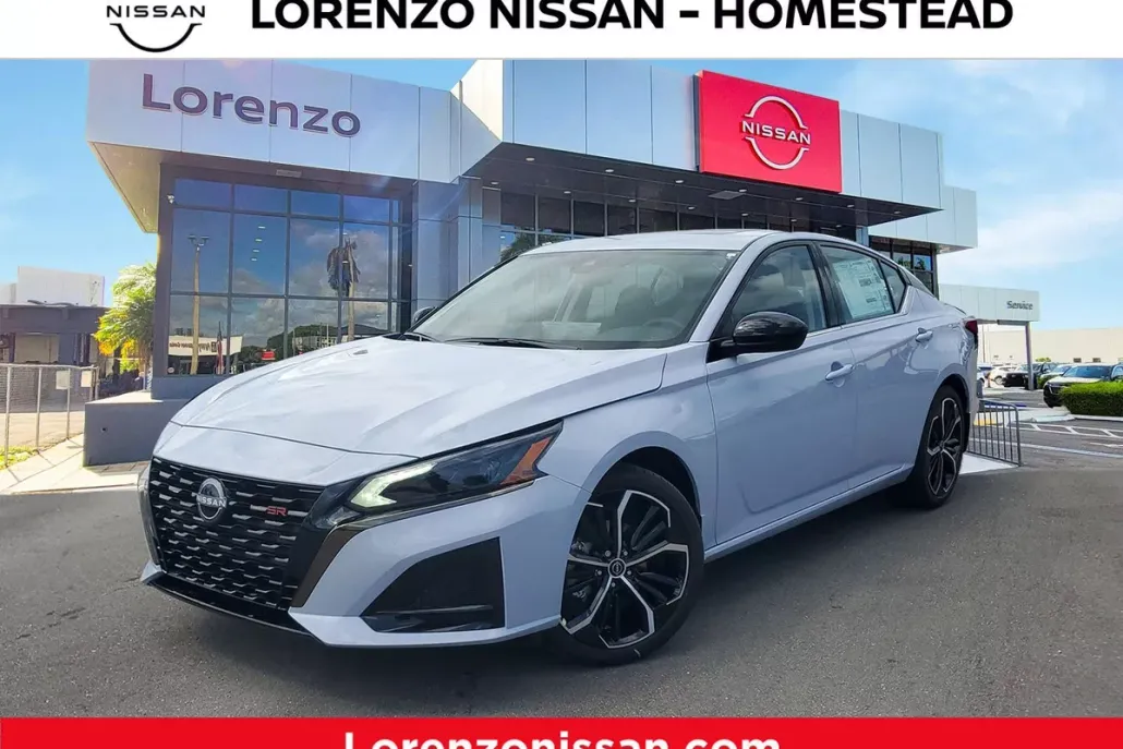 2025 Nissan Altima SR photo 1
