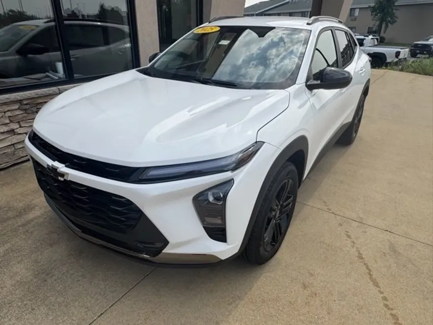2025 Chevrolet Trax ACTIV photo 1