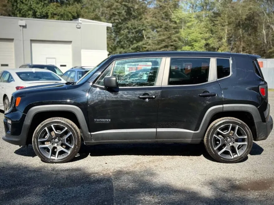 2021 Jeep Renegade Jeepster photo 1